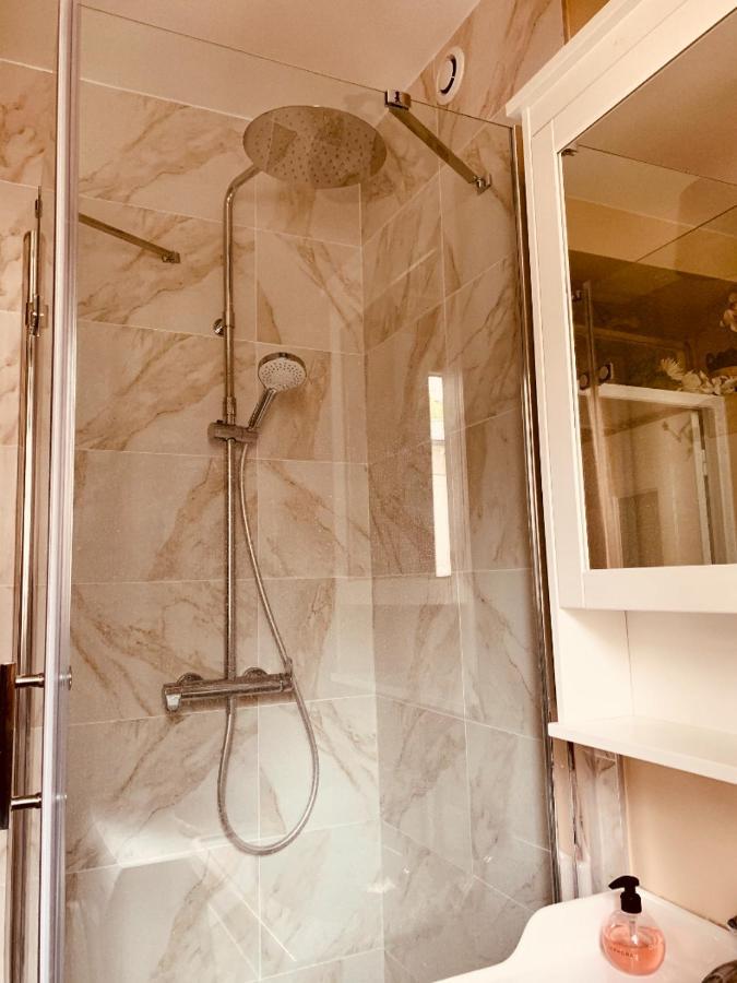 Parisian Style Appartment Private Room With Shared Bathroom Near Bastille And Gare De Lyon Exterior photo